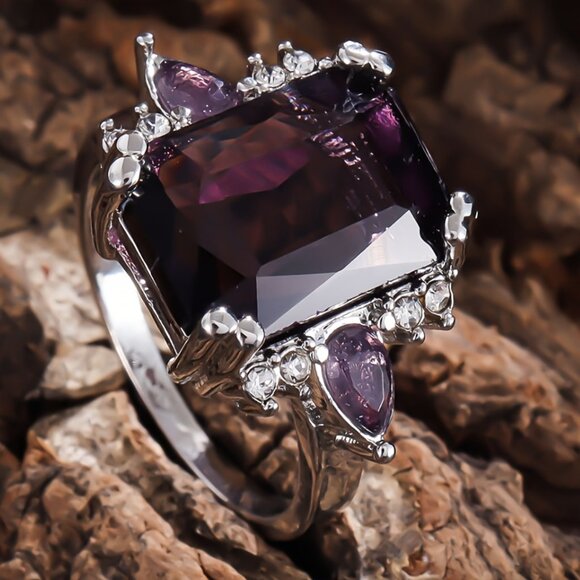 Vintage Style Purple Synthetic Zirconia Ring - Picture 6 of 8